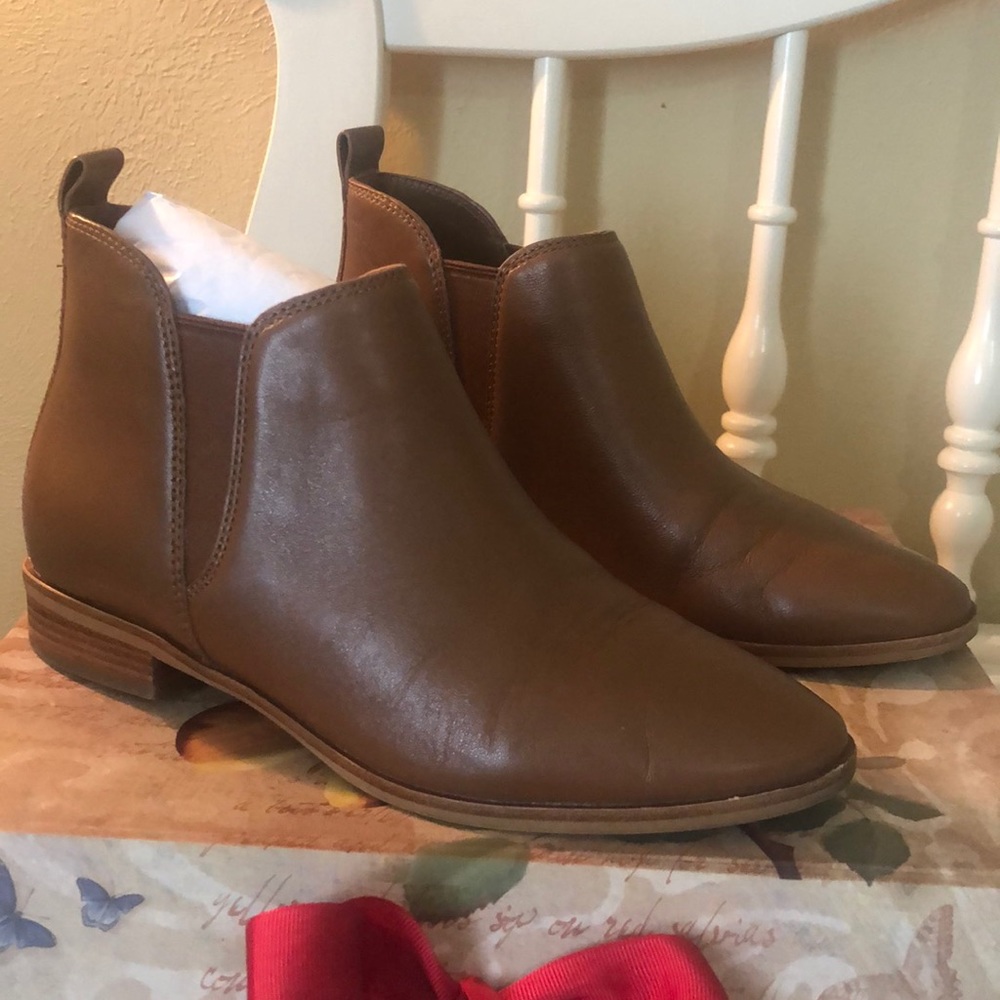 MK leather flat bootie